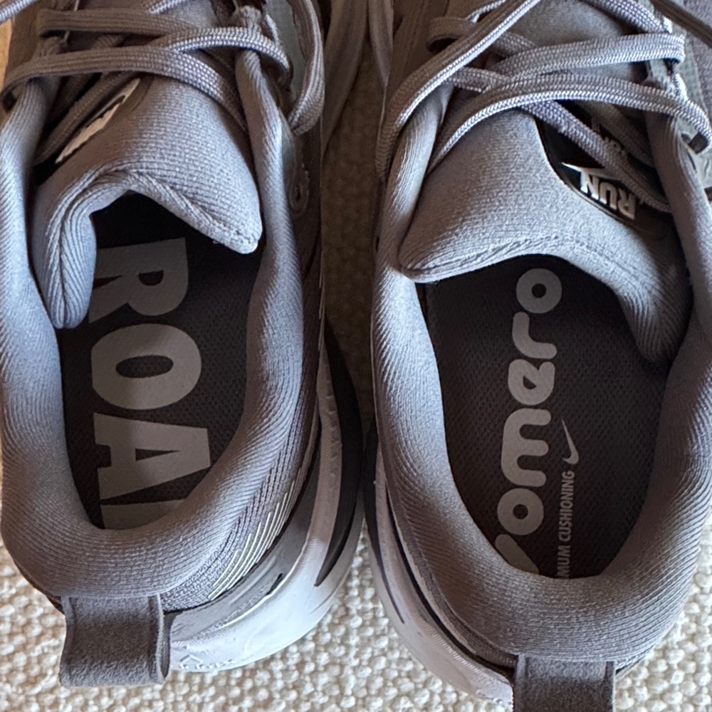 Nike ZoomX Gray and White Running Shoes - Picture 6 of 9